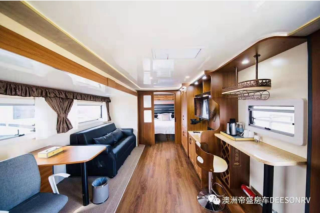 帝盛 經(jīng)典系列-10米商務(wù)款 營地拖掛房車(圖2)